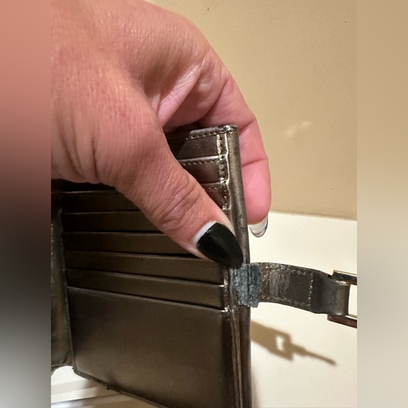 Gucci Jackie Metallic Gold Bifold Wallet - Picture 8 of 9